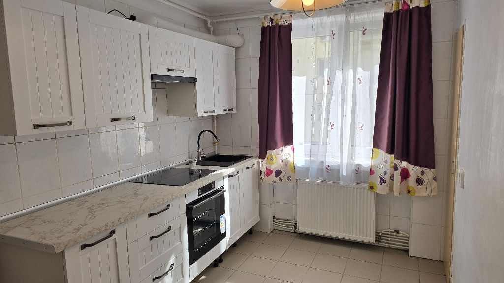 Inchiriez apartament de 3 cam Deva, Imp.Traian, et 2, prima inchiriere
