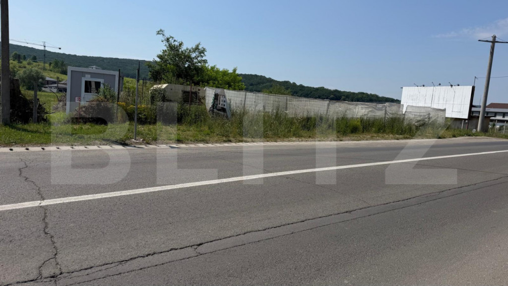 Teren intravilan, 2.835 mp, toate utilitățile, regim P+2+2