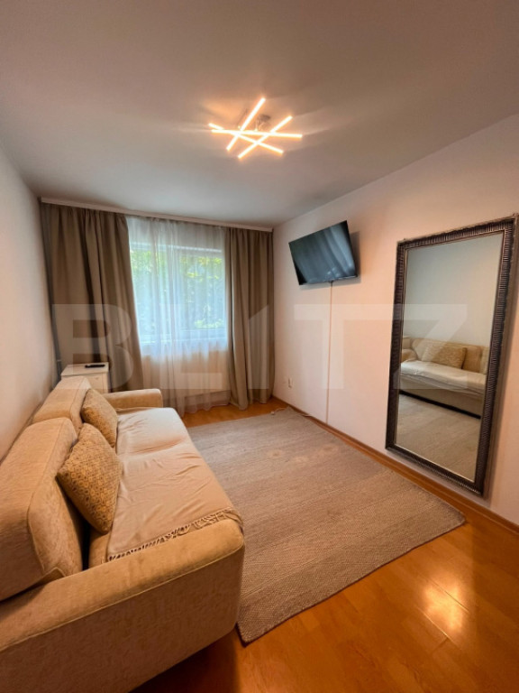 Apartament o camera, 30 mp, etaj intermediar, zona Podu Ros