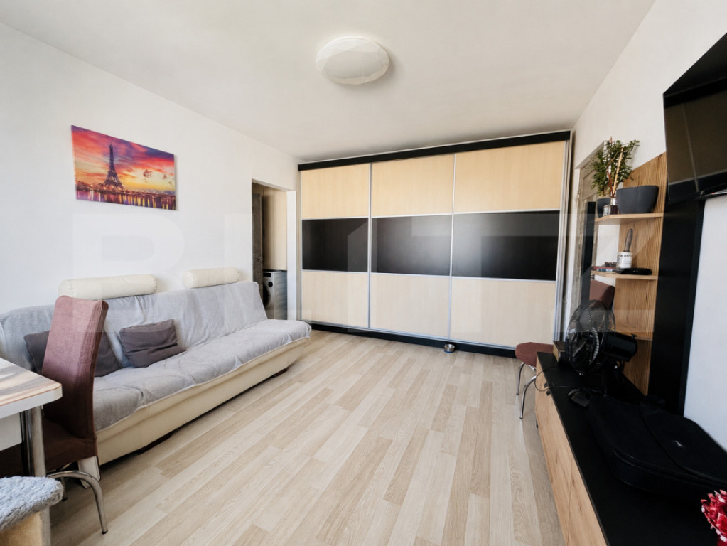 Apartament 2 camere cu parcare și boxă, centrală proprie,