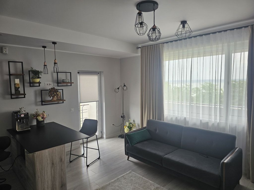 Mută-te imediat! 2 camere, vedere superbă la lac, bloc ...