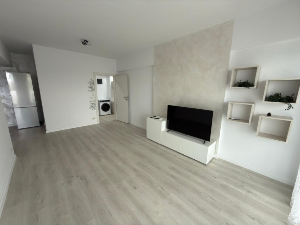 Apartament, 2 camere, decomandat, etajul 1/10, zona 8 Martie
