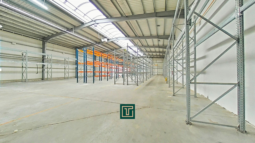 Hală industrială 824 mp de vânzare în Zona Industrială