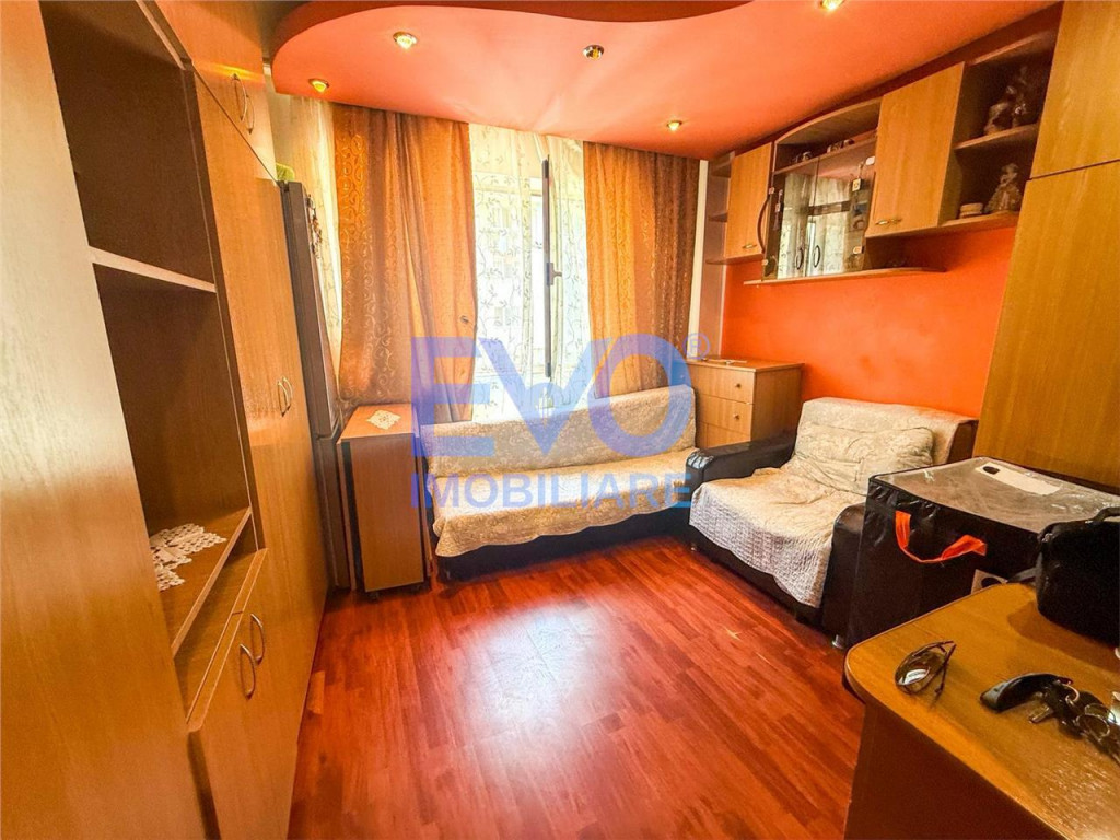 Camera de camin, etaj 2, mobilatautilata, baie proprie, zona