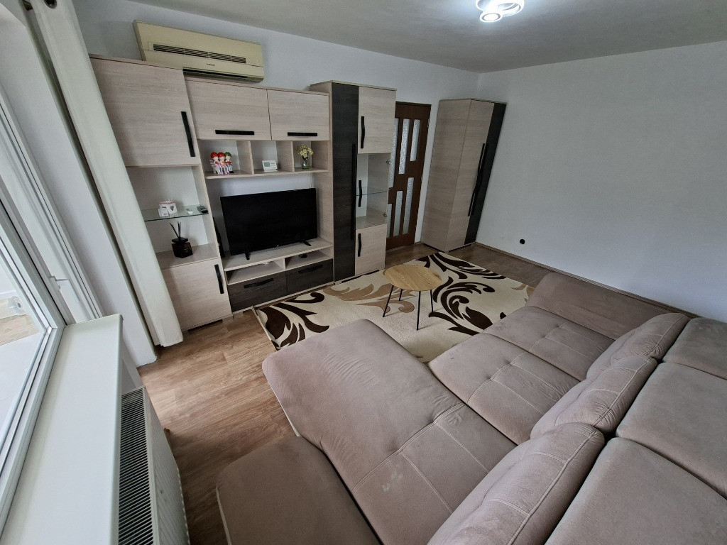 Apartment cu 3 camere + loc de parcare Gradiste