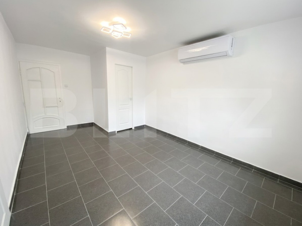 Spațiu comercial 25 mp 2 bai + boxă proprie-zona Han, idea