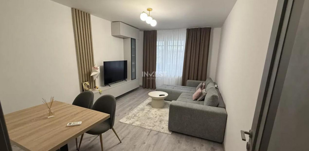 3 camere-Renovate-Alexandru cel bun-Restaurant Rita
