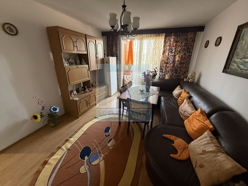 Apartament 3 camere, decomandat, 2 bai ,-zona Darste/Noua