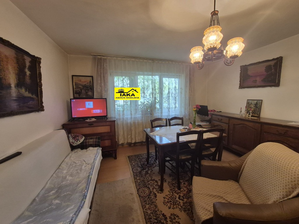 Zona Spital, 2 camere, semidecom., parter