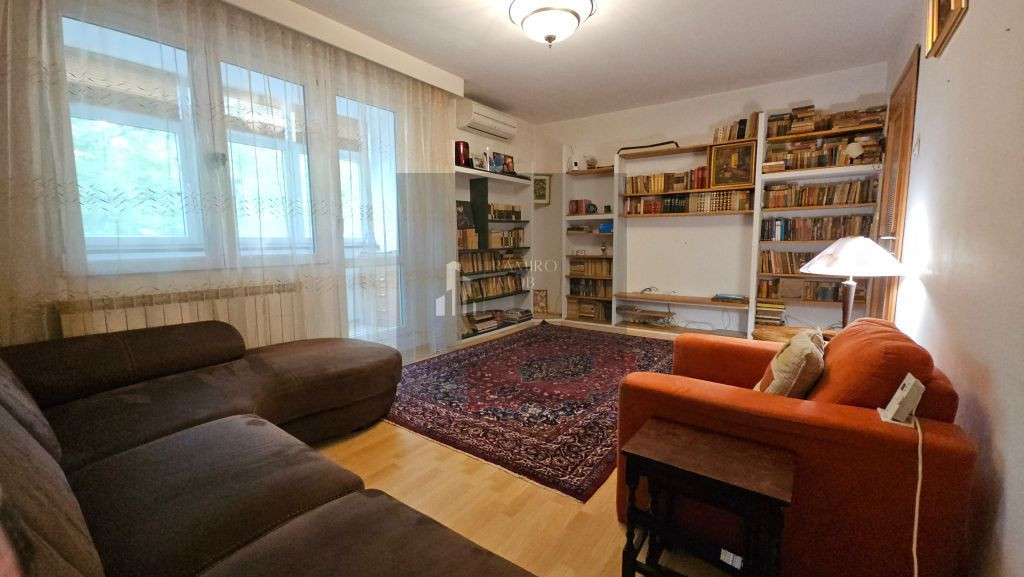 3 camere decomandat/centrala proprie/etaj 1/ Constantin B...