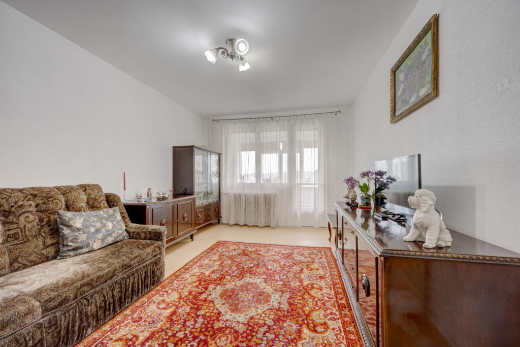 Apartament 3 camere decomandat, Titan, 1 Decembrie