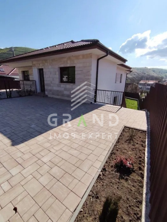 Vând Duplex modern I NOU în Tăuți, Florești