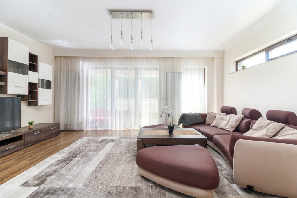 Casa LA CHEIE cu 5 camere si 4 bai, Buna Ziua, 200 mp, aproa
