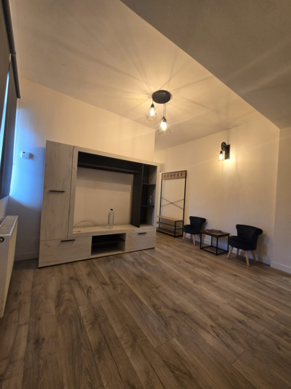 Apartament cu 1 cameră de închiriat – Strada Victoriei,