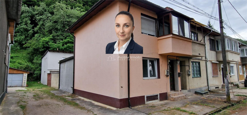Resita Casa 5 Cam D-P-Etj.1 Ms si Curte