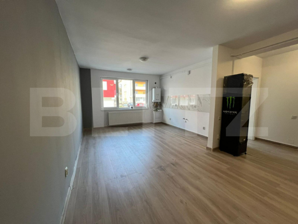 Apartament 2 camere, 43 mp, nemobilat, parcare, zona Eroilor