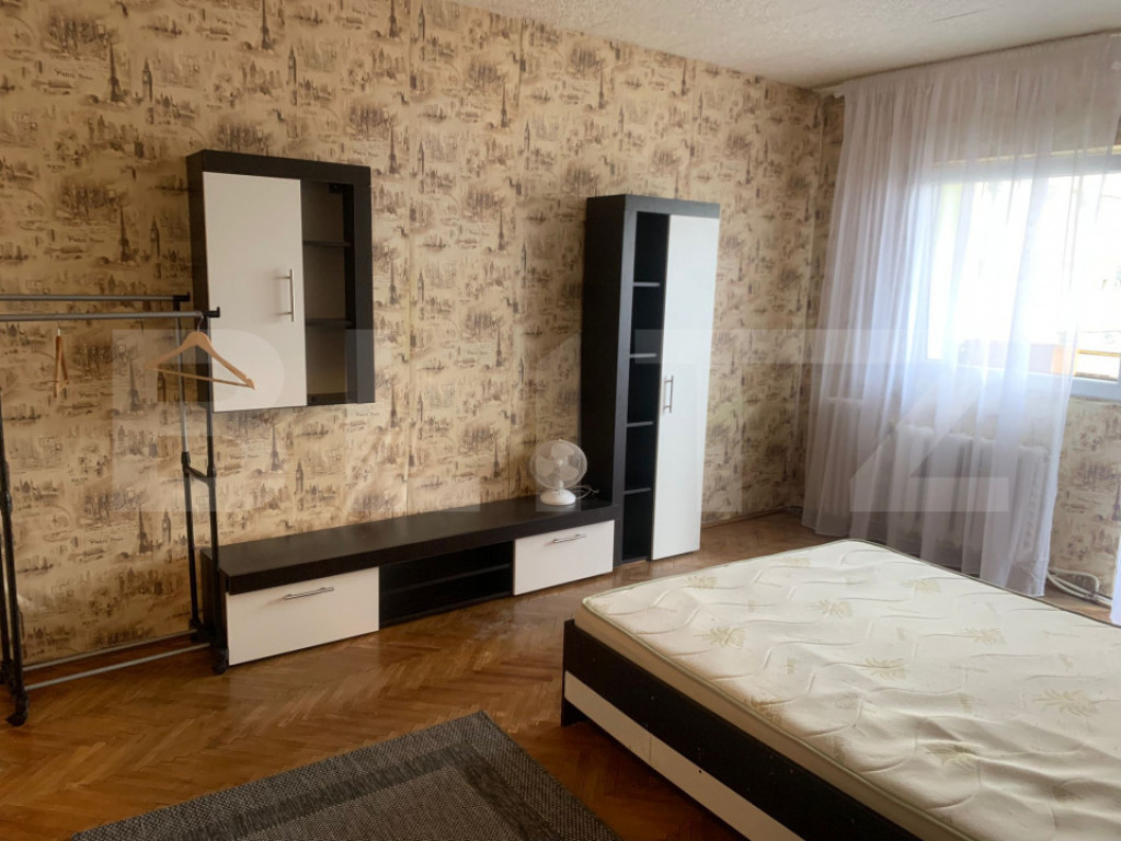 Apartament 3 camere, decomandat, parcare, zona Piata Marasti
