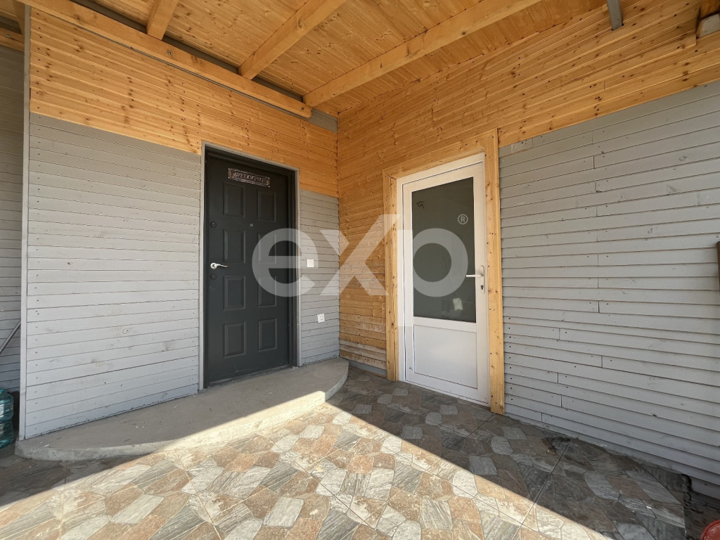 Locuință modernă cu două intrări separate, izolație pr