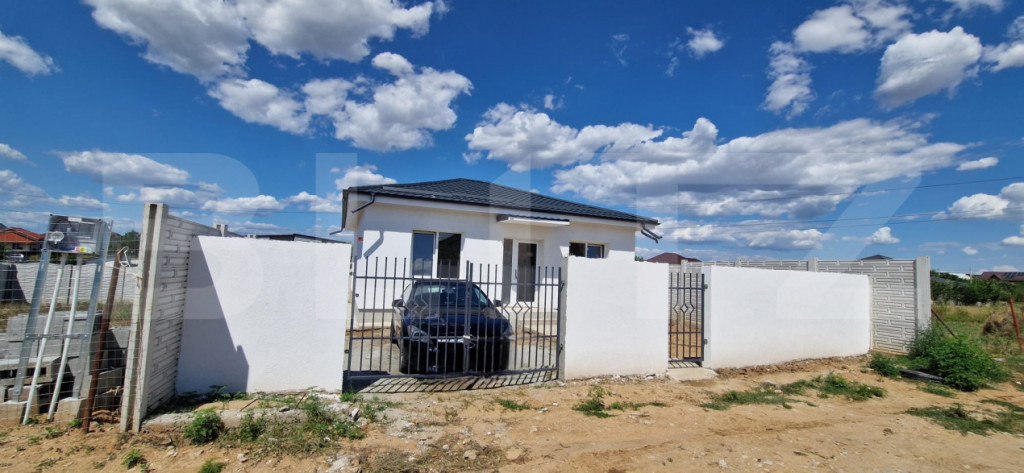 Casa 76 mp, teren 276 mp, zona Selgros