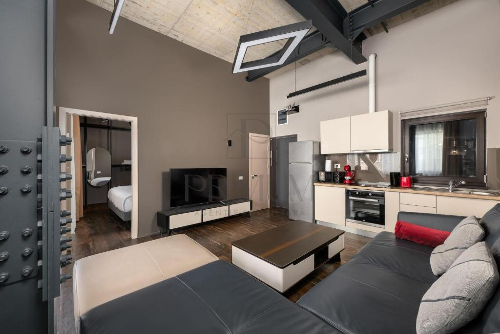 Apartament 2 camere mobilat lux - Bloc Nou - Semicentral