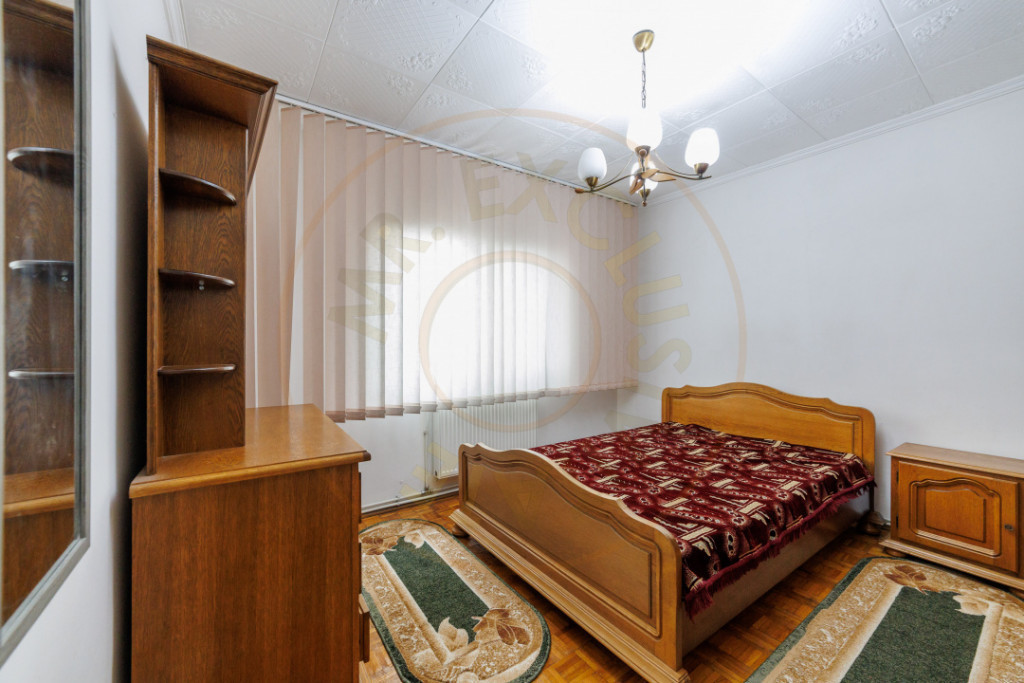 Apartament 2 camere, etaj 3, zonă excelentă, Trivale – S