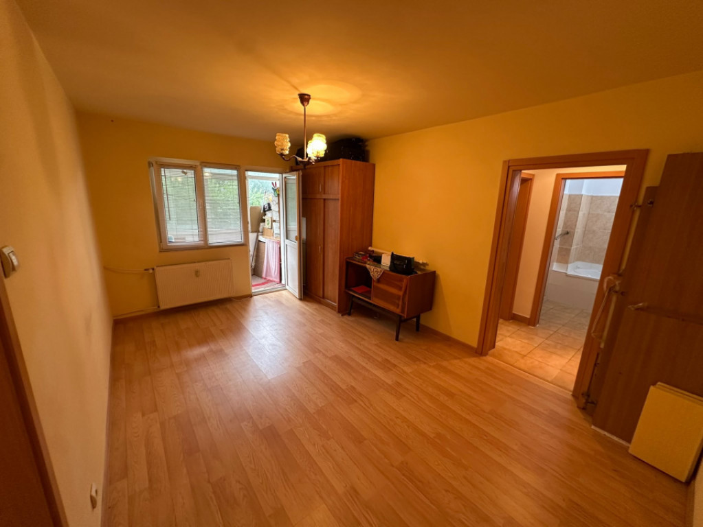 Apartament 2 camere semidecomandat – Nord Ploiești – Et