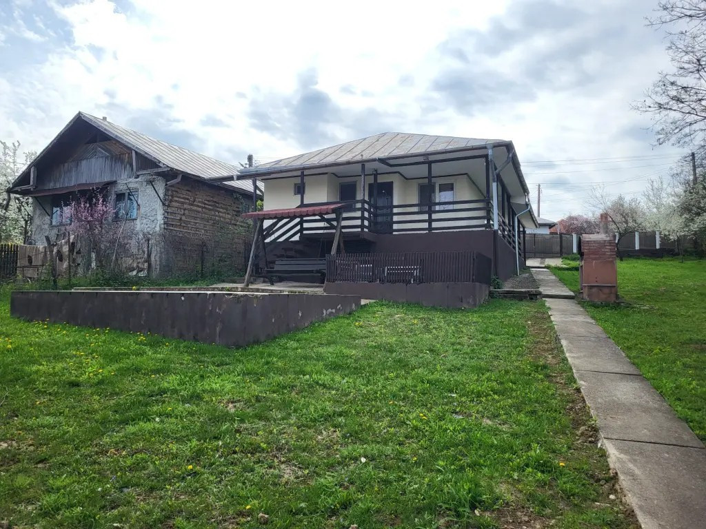 Casa + teren de vanzare Vălenii de Munte