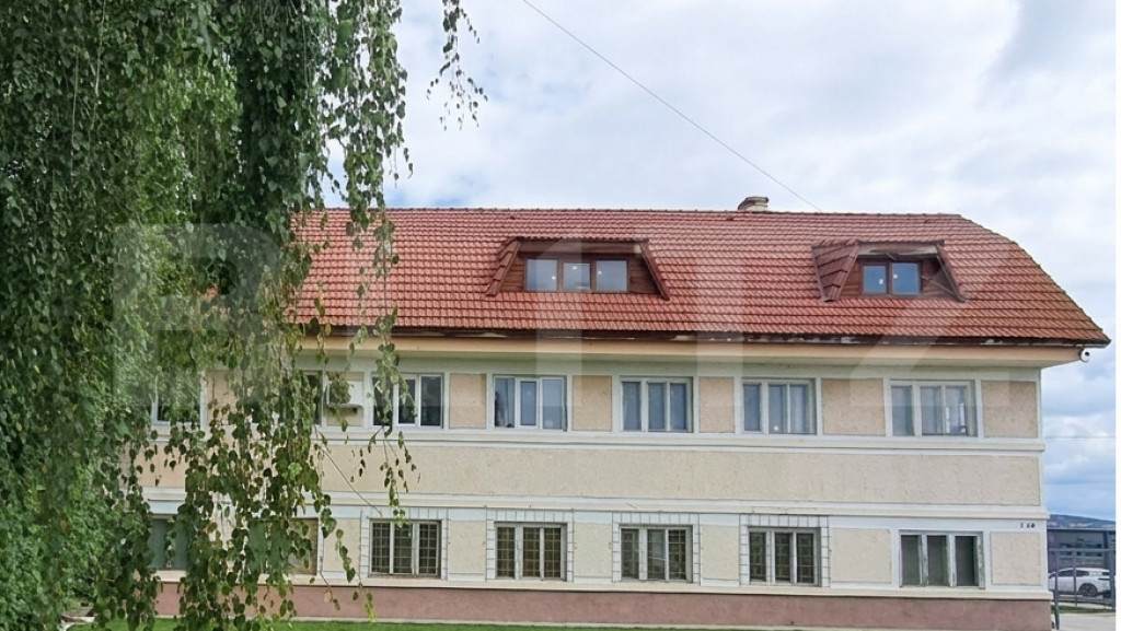 Făgăraș: Clădire cu Potențial de Reconversie, 2 Nivelur