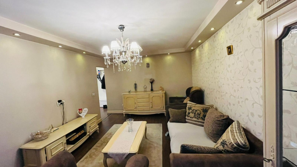 Apartament 3 camere de închiriat în zona Dacia – Mobilat
