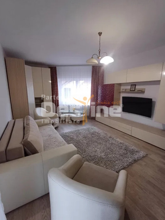Apartament cu 2 camere decomandat, etajul 1 balcon si loc de