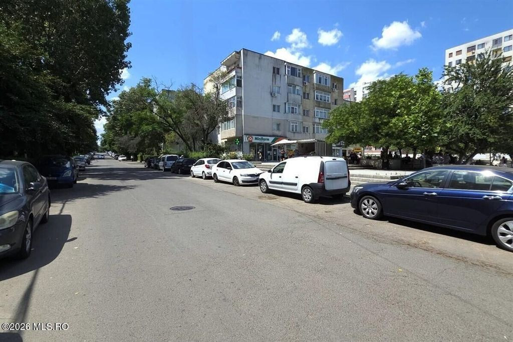Tomis Nord - Badea Cartan, apartament cu 3 camere, decoma...