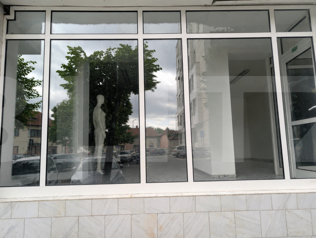 Spațiu comercial cu vitrină stradală, ultracentral
