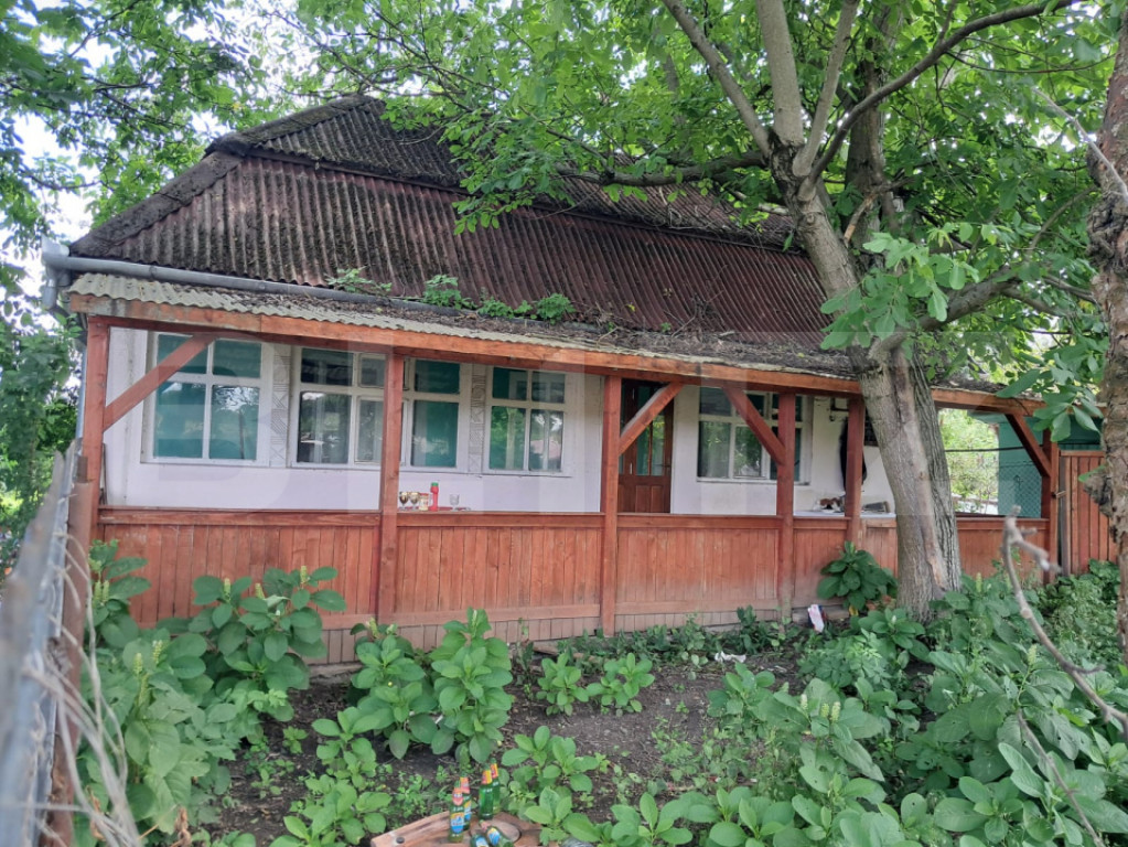 De vânzare casă cu teren 2.920 mp în Cristești – str.