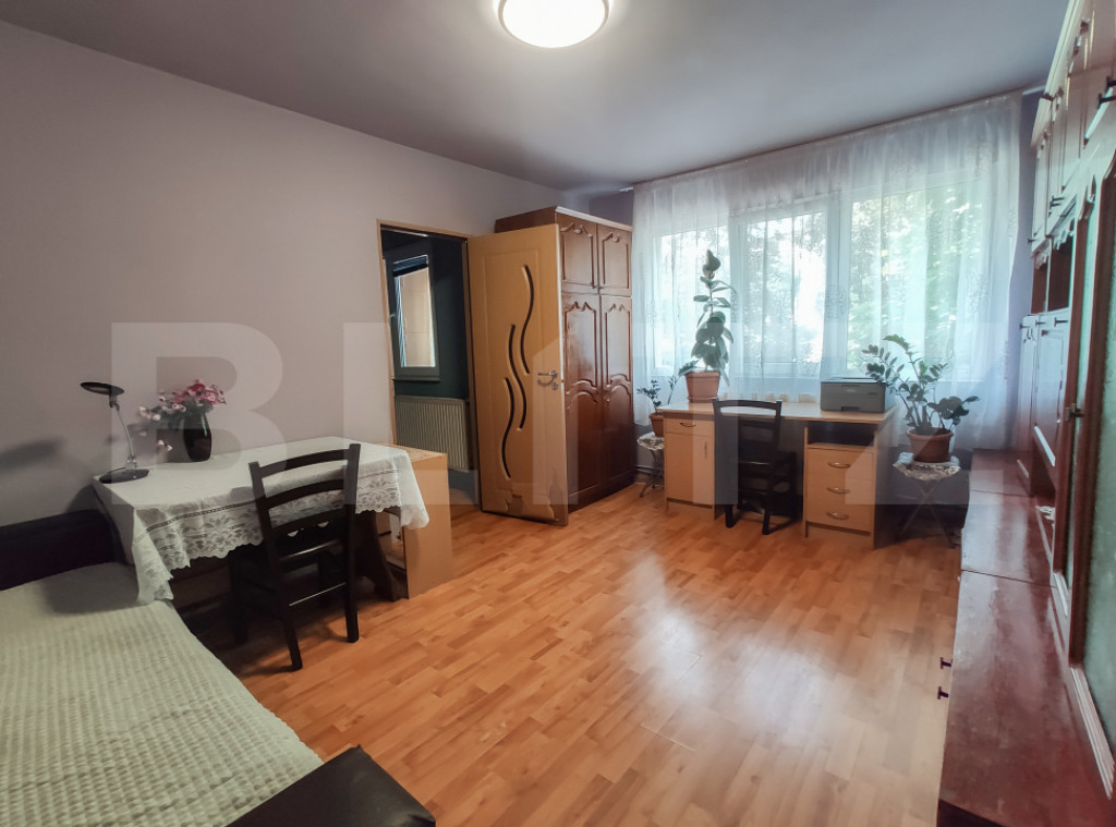 Apartament cu 3 camere, etaj 1, mobilat, Micro 15