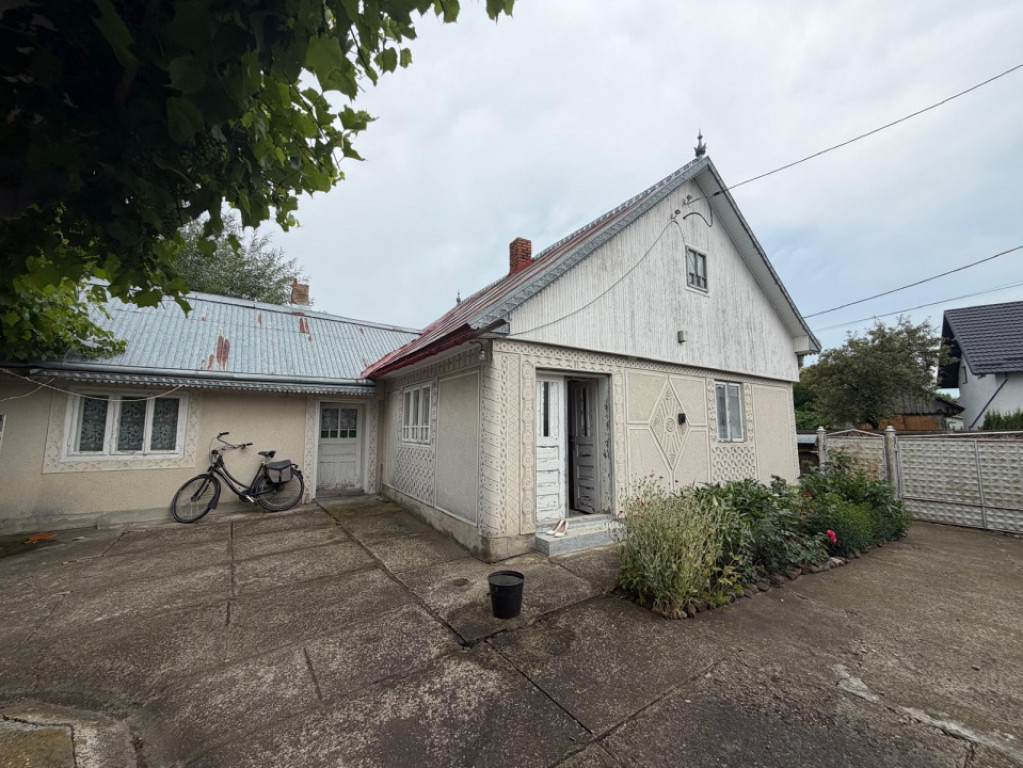 Casa individuala , teren 2100 mp , Balcauti