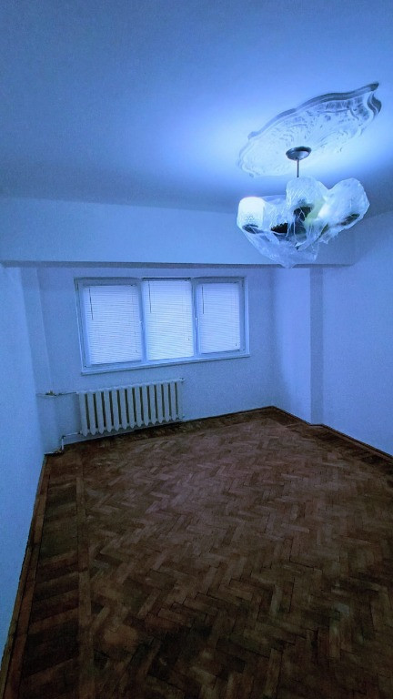 Apartament 2 camere decomandate zona Cet