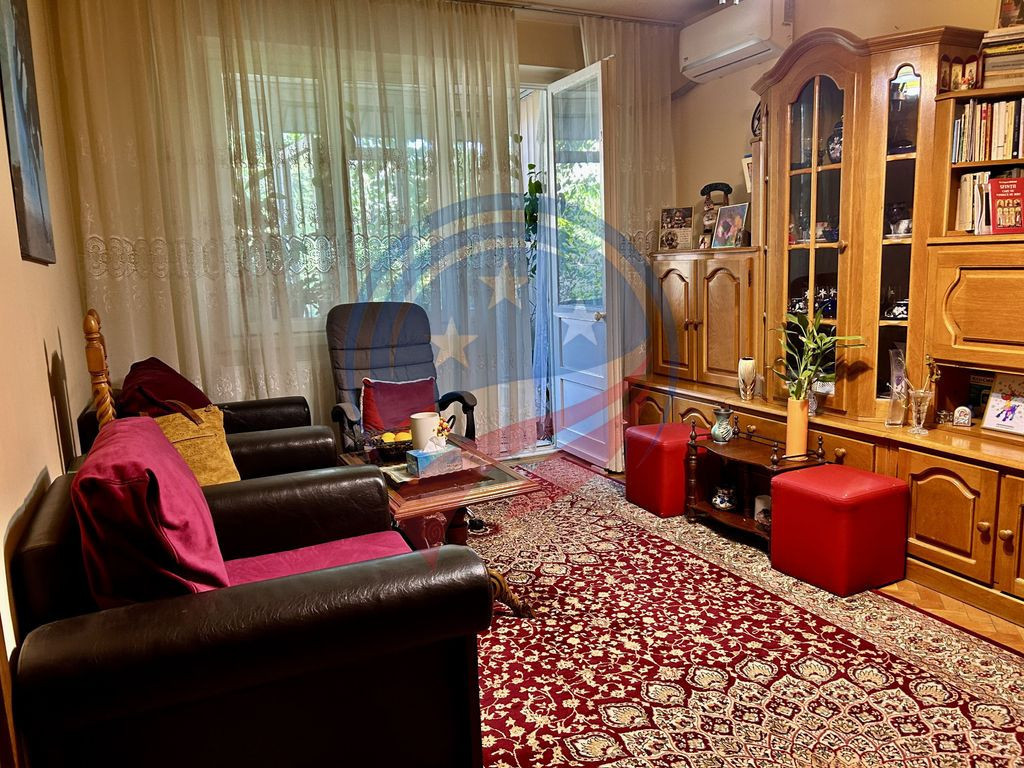 Apartament 3 camere semidecomandat de închiriat – Cale...