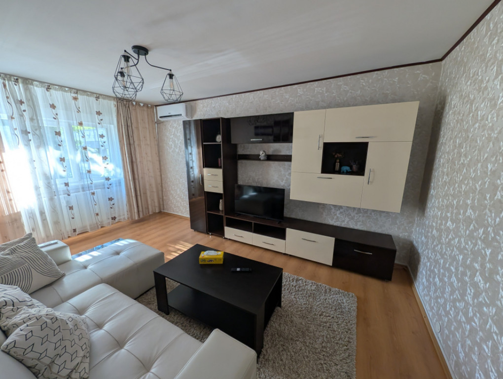 Apartament de inchiriat, 2 camere, 50 mp, zona George Enescu