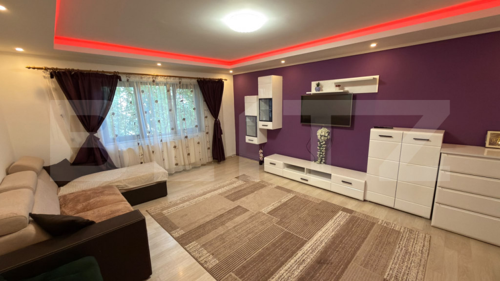 Apartament cu 3 camere, 74 mp, zona Careiului
