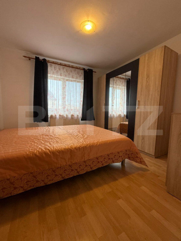 Apartament de vanzare 3 camere, 2 bai, decomandat, 2 locuri