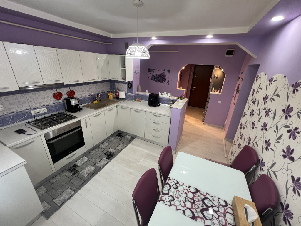 Proprietar - Vând apartament 3 camere decomandate