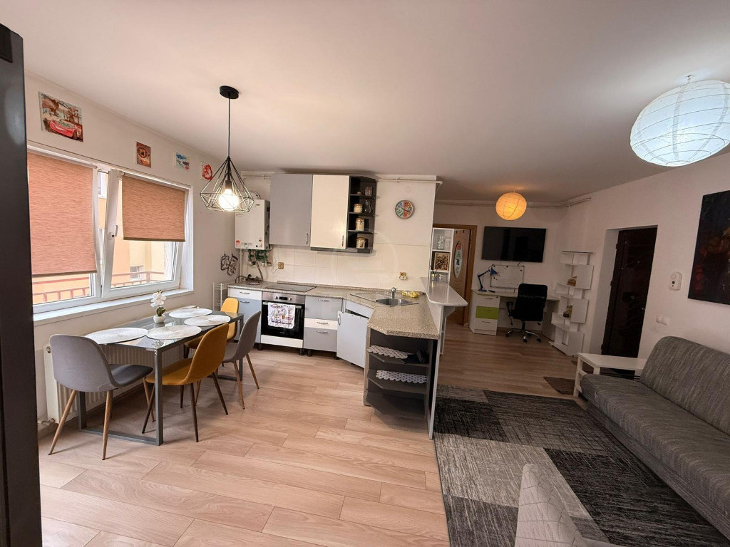 Vanzare Apartament 3 camere semidecomandat, 64 mp,Comision 0