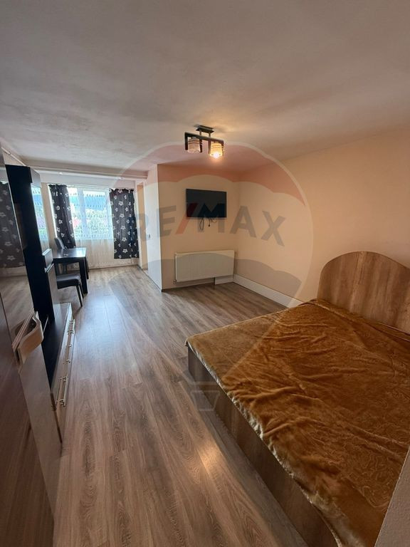 DE INCHIRIAT apartament cu o camera in blocul cu avocati