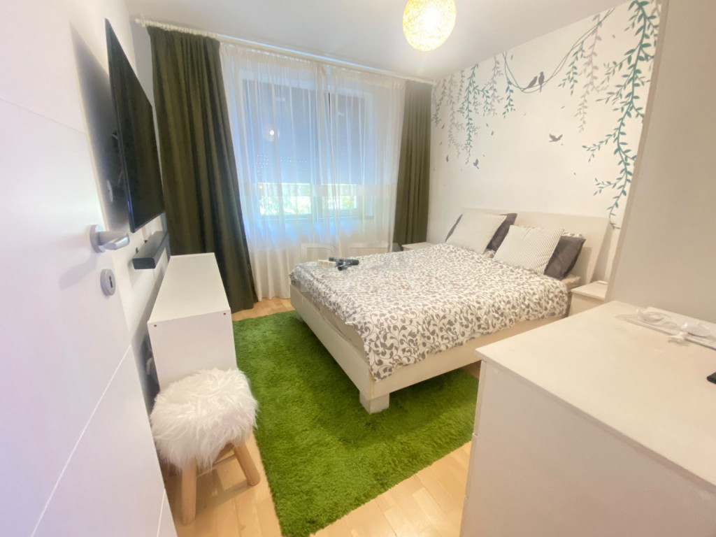 3 camere-Decomandat- Centrala Proprie-Etajul 2 din 8 - Rahov