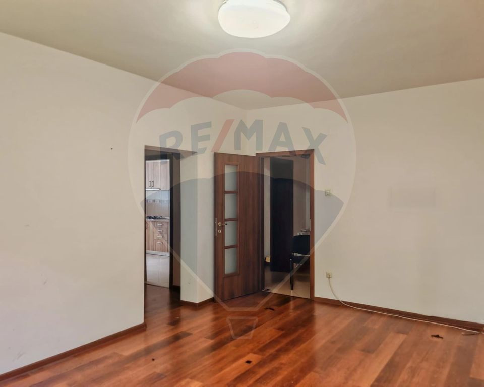 Apartament cu 2 camere de închiriat în zona Parcului Ce...