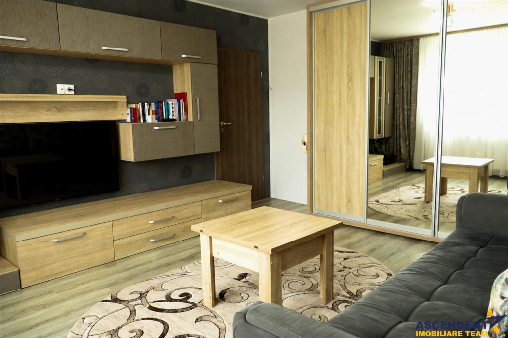 Apartament 2 camere decomandat mobilat si utilat, cu parcare