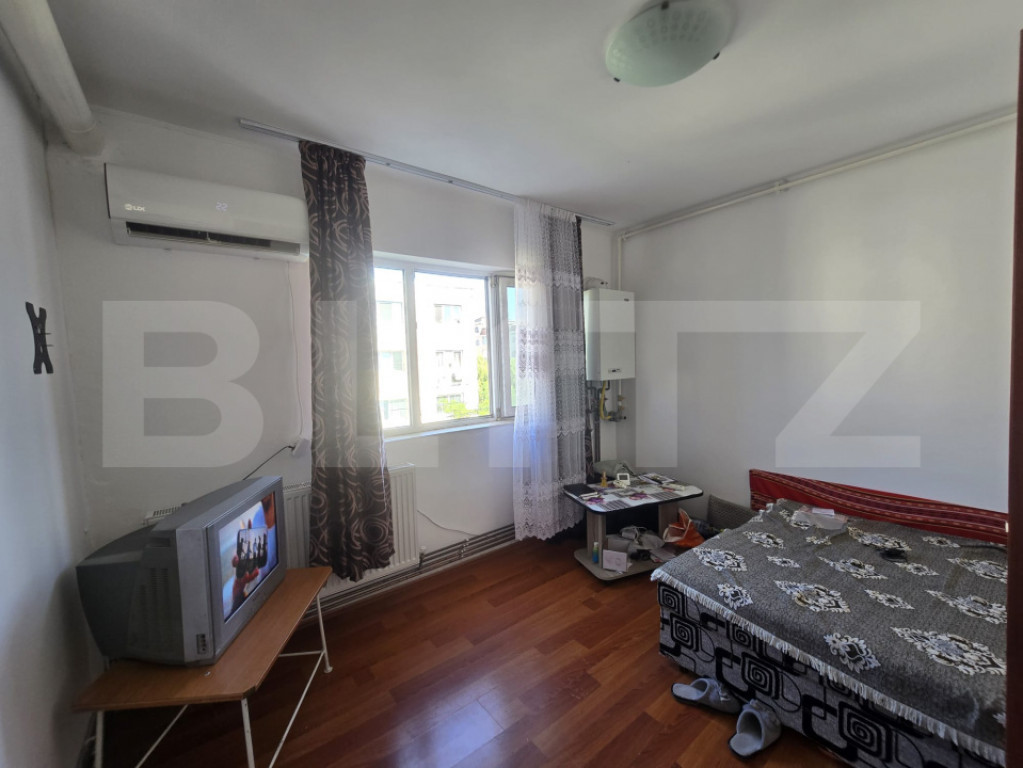 Garsoniera de vanzare, 24 mp, etaj 3, zona Micro 12
