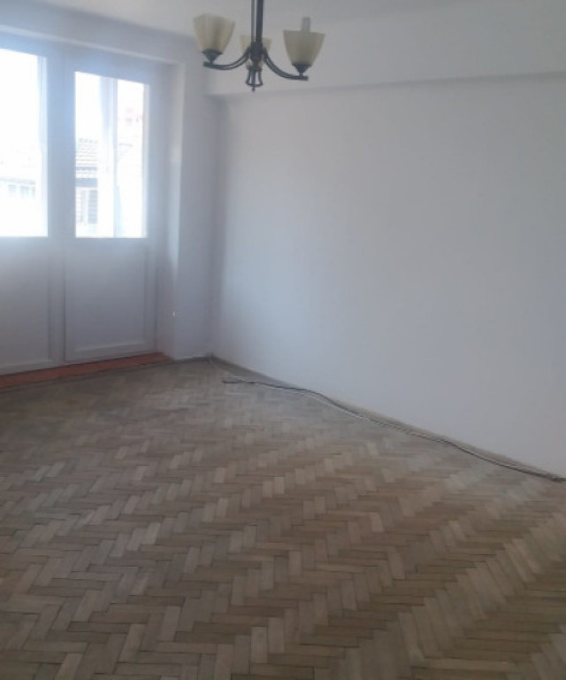 Apartament 2 camere, 70 mp, zona Calea Bucuresti - Mc Donald