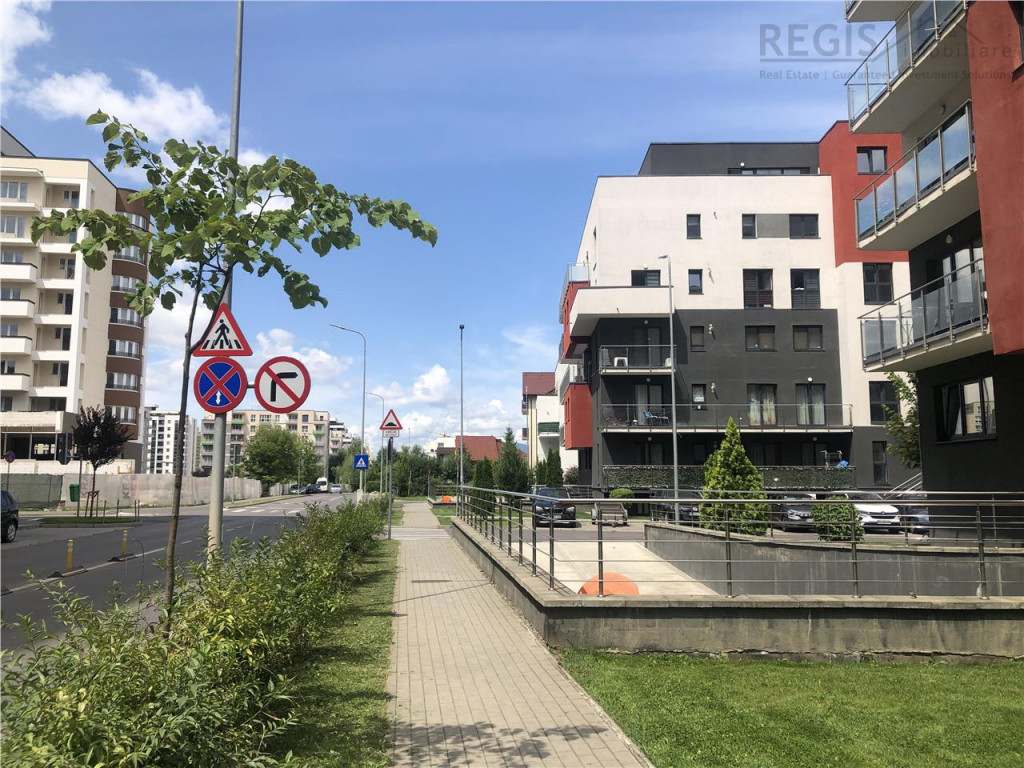 Pret negociat - Garsoniera spatioasa cu parcare bloc nou 3 m