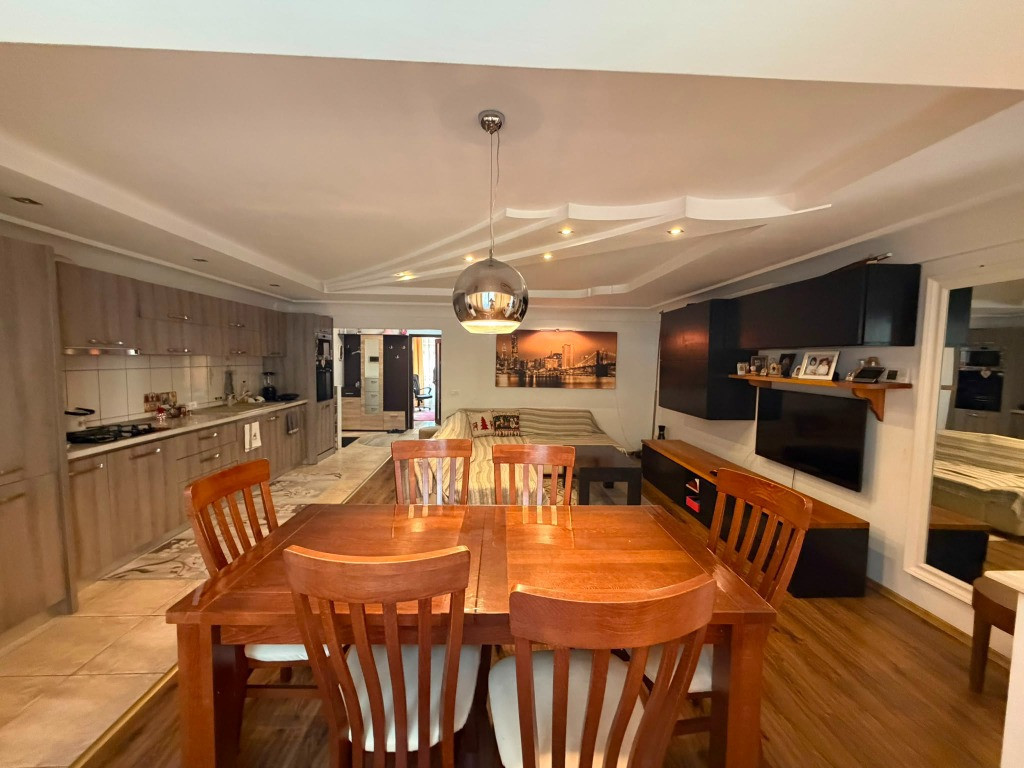 Apartament 3 camere,strada Babadag,parter